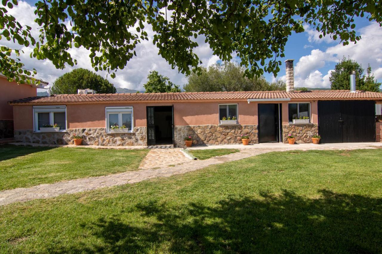 Villa La Lagunilla Golf Candeleda Exterior foto