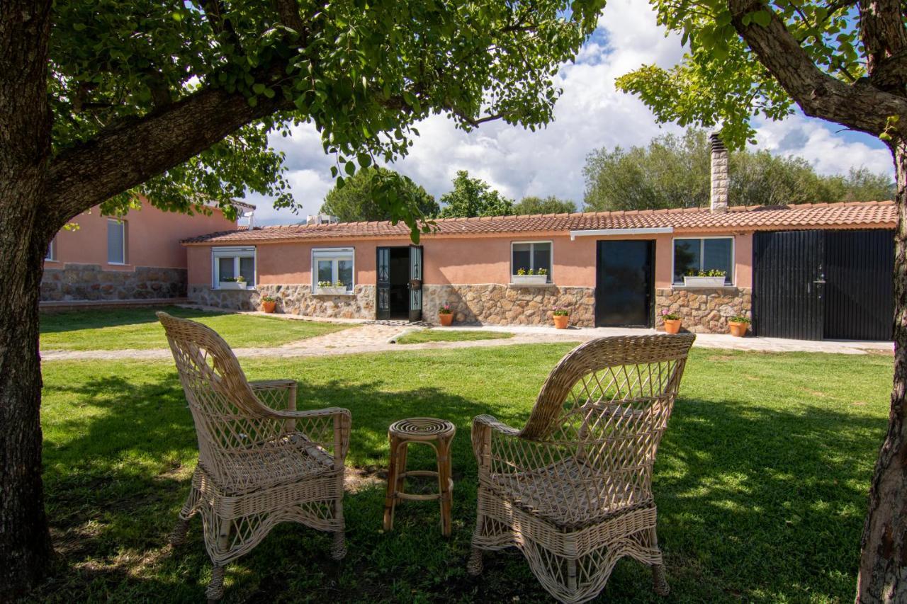 Villa La Lagunilla Golf Candeleda Exterior foto